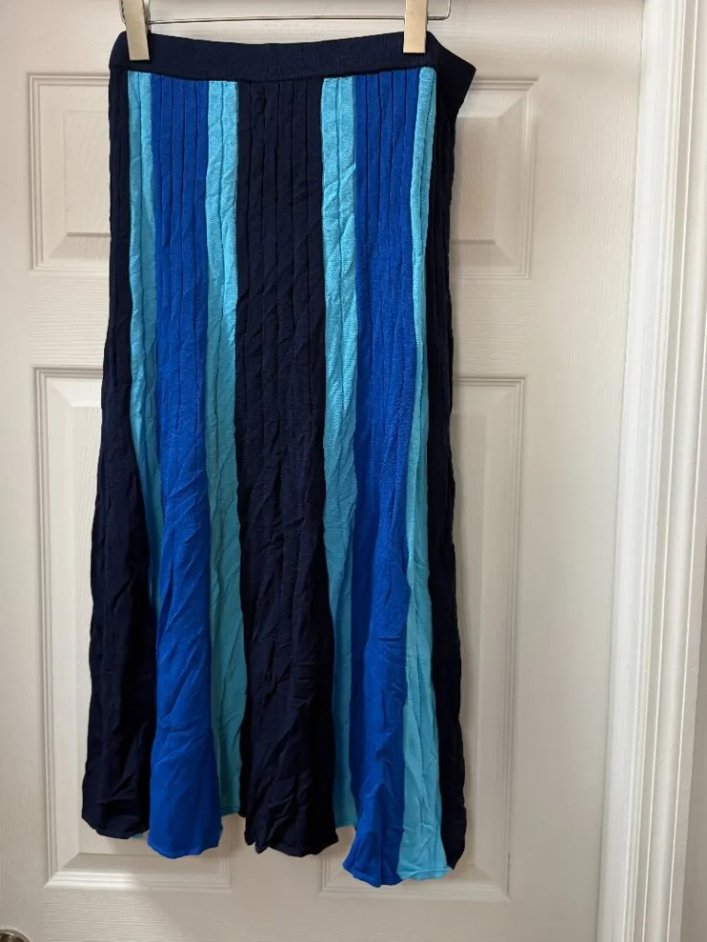 Eva Mendes  NY&Co Pleated Midi Skirt XL Blue Navy Aqua Stripe Knit Pull On - Picture 2 of 10